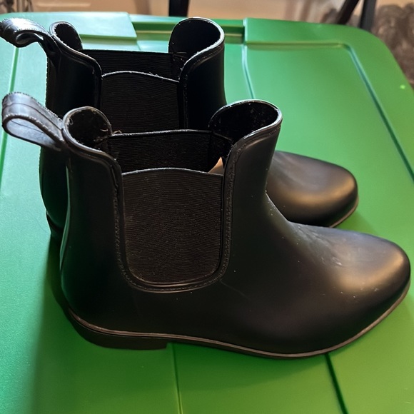 A New Day Rain Boot Size 7 - Picture 3 of 6